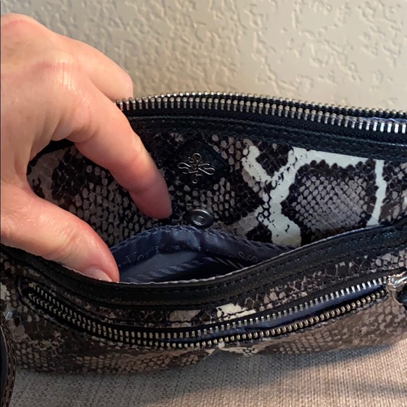 Vera Wand Python print clutch - Picture 6 of 7